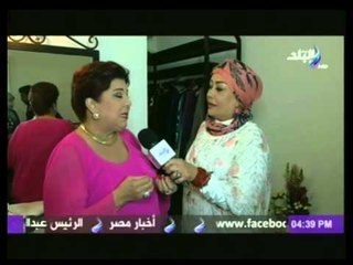 الفنانة رجاء الجداوي تبتكر طريقة جديدة لأكل الرنجة