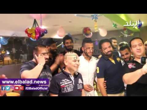 صدى البلد | لاعبى الزمالك تحتفل بعيد ميلاد مدحت عبد الهادى
