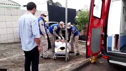 Carros ficam bem danificados após colisão no Cancelli