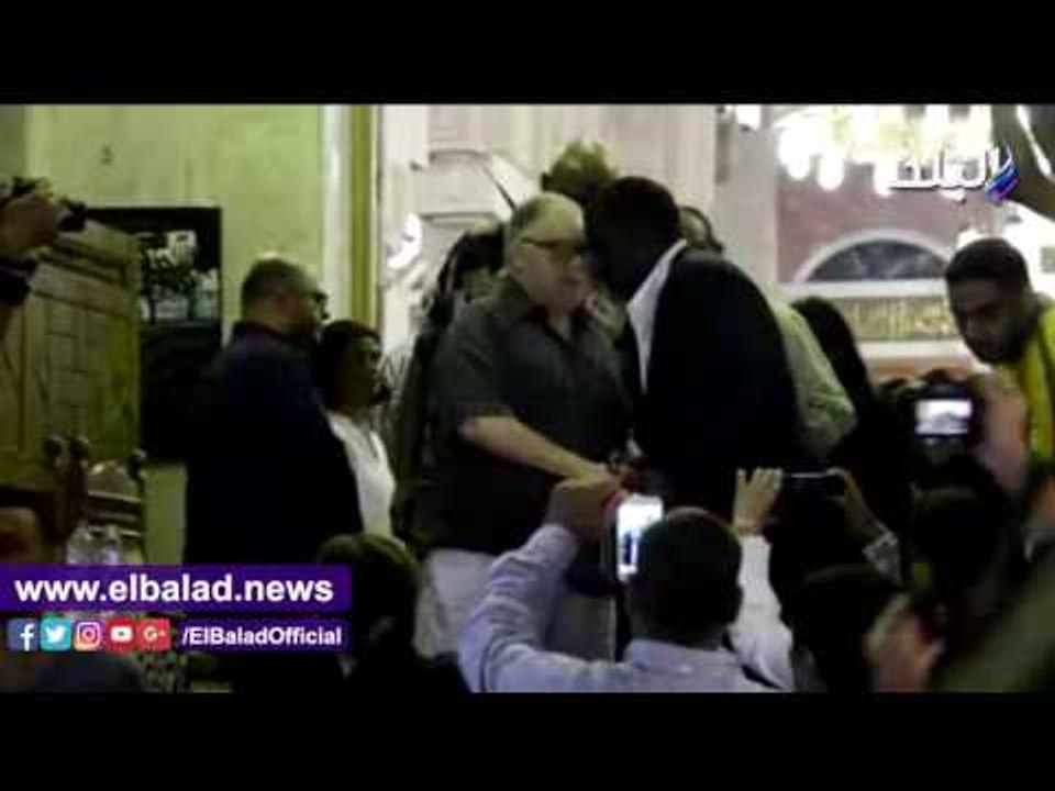 صدى البلد |  الحلفاوي والفخراني وماهر وشيحة يصلون عزاء "خان" و"كامل" بعمر مكرم‎