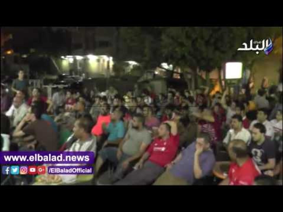 صدى البلد | الجماهير تتابع لقاء القمة على المقاهى
