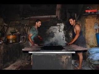 صدى البلد | أقدم مصبغة خيوط فى مصر ..عمرها 116 عام