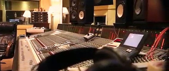 Canción "Gibraltar", de Andrés Calamaro,  para la película Taxi a Gibraltar de Alejo Flah con Dani Rovira. Estreno 15 de marzo.