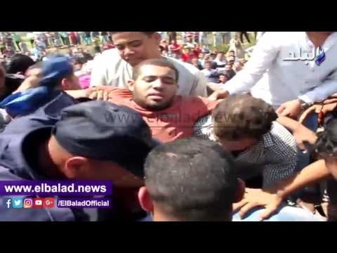 صدى البلد | اهالى العياط يخروج المصابين من أنقاض القطار المنكوب وسط تكبيرات الماره