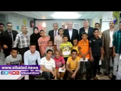 صدى البلد | محافظ بني سويف يزور عددا من الأيتام والمرضى لتهنئتهم بالعيد