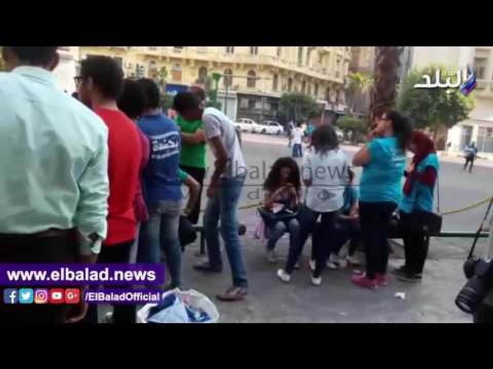 صدى البلد | أعضاء حملة " بصمة " يتجمعون بميدان طلعت حرب لإجراء حملات توعوية ضد التحرش