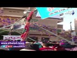 صدى البلد |شباب يوزعون 3 آلاف «بلونة» أمام استاد شبين الكوم
