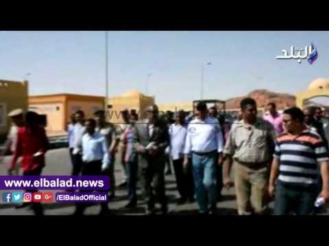 صدى البلد | محافظ أسوان يتفقد منفذ قسطل البرى ويستمع لمطالب العاملين