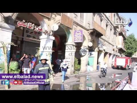 صدى البلد | الدفع بـ 8 سيارات إطفاء للسيطرة على حريق بمخزن أحذية بالأزبكية