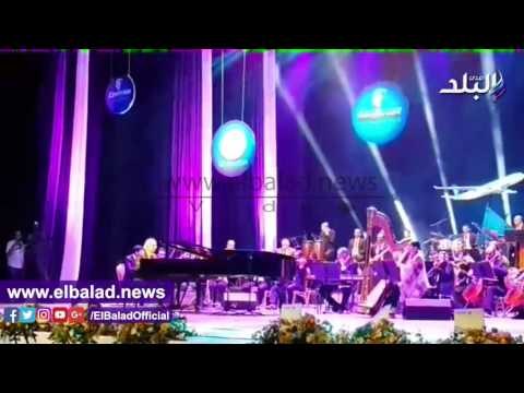 صدى البلد | نفاذ تذاكر عمر خيرت فى دقائق ..ومواطنون يشكون من السوق السوداء