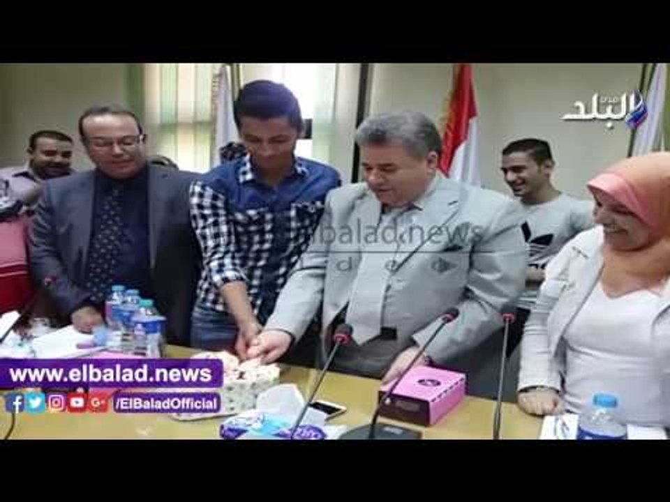 صدى البلد | رئيس جامعة بنها يشارك فى إحتفال عيد ميلاد رئيس إتحاد طلاب تمريض
