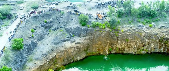 Ayogya Official Teaser - Vishal Raashi Khanna R.Parthiepan  Venkat Mohan  Sam CS  B.Madhu