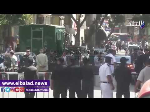 صدى البلد | مدير أمن القاهرة يصل لمحيط الصحفيين بالتزامن مع تظاهرة المعلمين