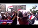 صدى البلد | العشرات يتظاهرون بالقائد إبراهيم لدعم الدولة ضد الارهاب.