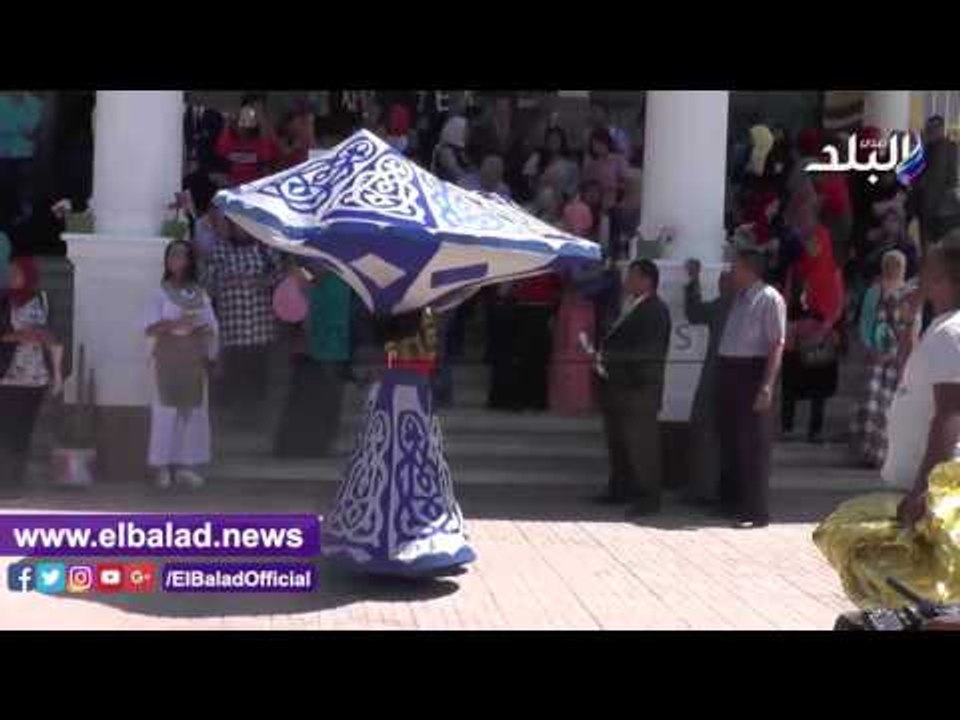 صدى البلد | طلاب إعلام قنا يستقبلون العام الدراسى بـ"التنوره" والـ"دى جى"