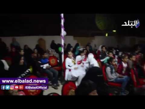 صدى البلد | محافظ مطروح يوزع ملابس وأدوات مدرسية على 600 يتيم