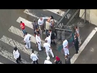 بالفيديو.. المتحدث بأسم مجلس الوزراء "يعتذر للسيدة المعتدى عليها من الشرطة أمام أسوار المجلس"