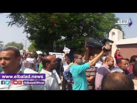 صدى البلد | وقفة احتجاجية للعاملين بالري في أسيوط للتصدي لقرار إزالة ناديهم
