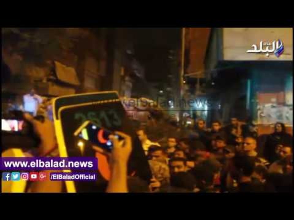 صدى البلد | لحظة إخراج جثث ومصابي عقار منطقة الإمام الشافعي المنهار