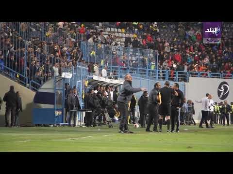 صدى البلد | سيد عبدالحفيظ ينفعل على حكم المباراة لأحتسابه ركلة جزاء لدجلة