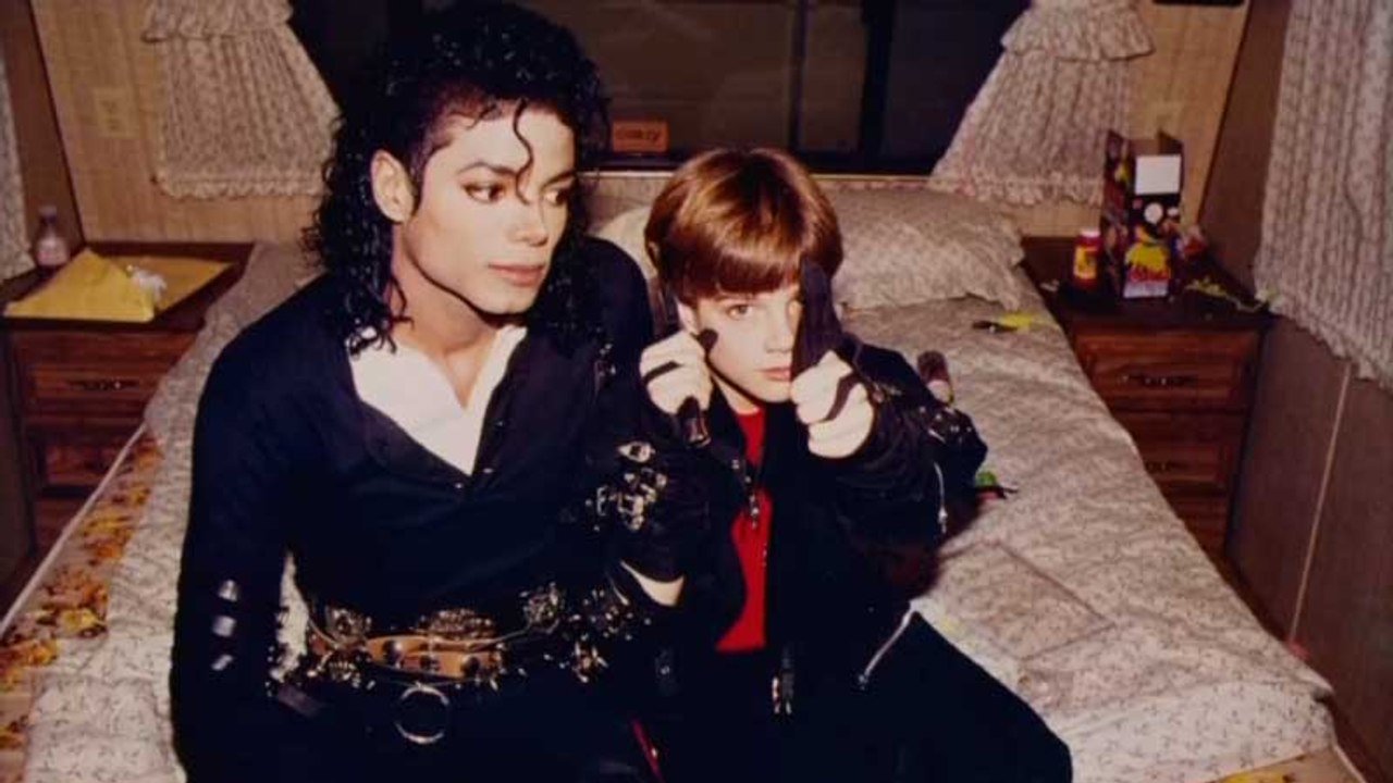 Tráiler oficial del documental Leaving Neverland de HBO