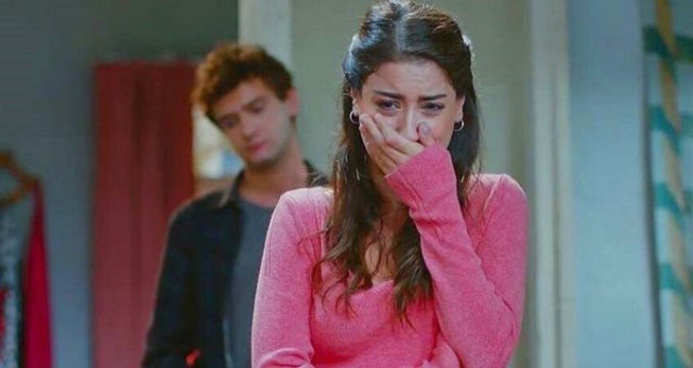 Prof. Selhan Endres'in Ölümü Oyuncu Hazal Kaya'yı Yasa Boğdu