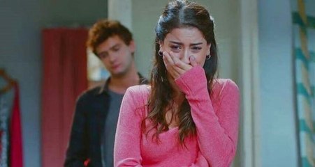 Prof. Selhan Endres'in Ölümü Oyuncu Hazal Kaya'yı Yasa Boğdu