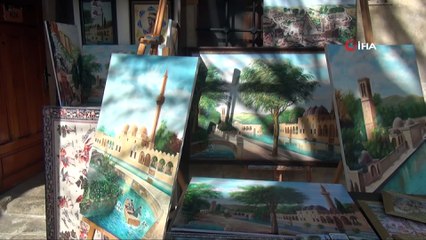 60 yıllık ressam fırça darbeleriyle Şanlıurfa tarihini yaşatıyor