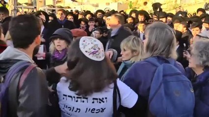 Ultra-Orthdox Jews try to block women's rally in Jerusalem