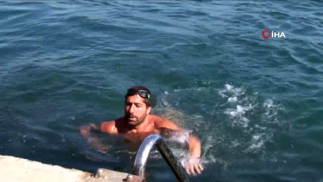 İstanbul'da güneş yüzünü gösterdi, vatandaş denize girdi