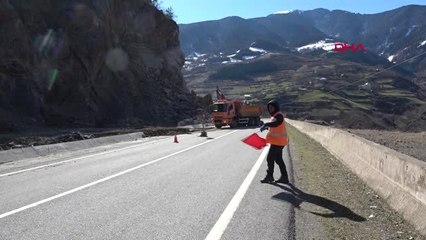 Gümüşhane- Giresun Karayolunda Heyelan