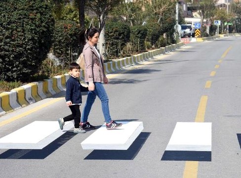 Aydın'da 'Üç Boyutlu Yaya Geçidi' Farkı
