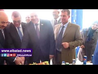صدى البلد | محافظ الفيوم ورئيس "ضد السرطان" يقطعان تورتة "تحيا مصر"