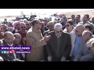 صدى البلد | محافظ مطروح ينهى نزاع 8 سنوات على أرض جنوب العلمين