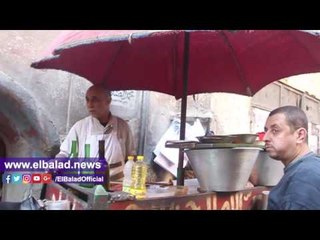 صدى البلد |حكاية صاحب أقدم عربة فول بالجمالية .. السمعة الطيبة هى إللى بتعيش