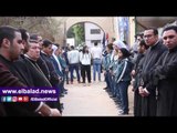 صدى البلد | طلاب مدرسة رمسيس للبنات يشاركون في جنازة الطفلة ماجى بالبطرسية