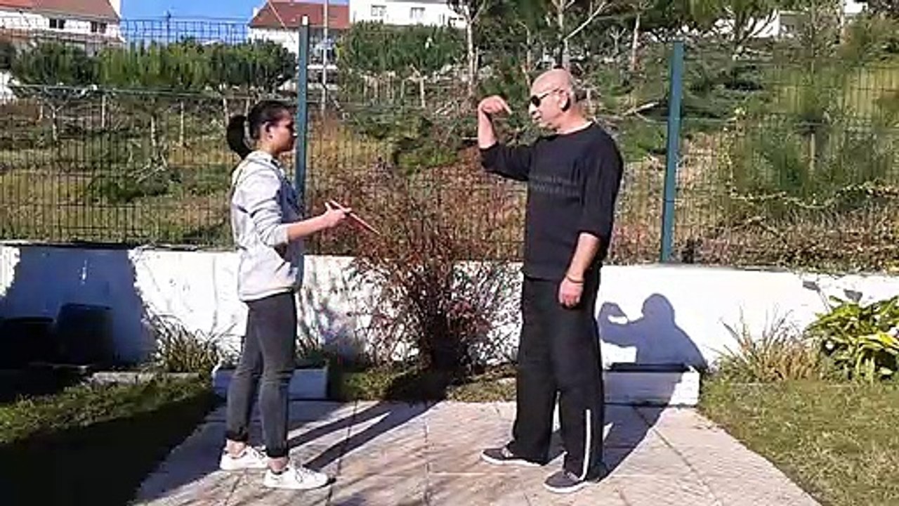 Self defense - How to defend against knife attacks with Aiki Jutsu Do