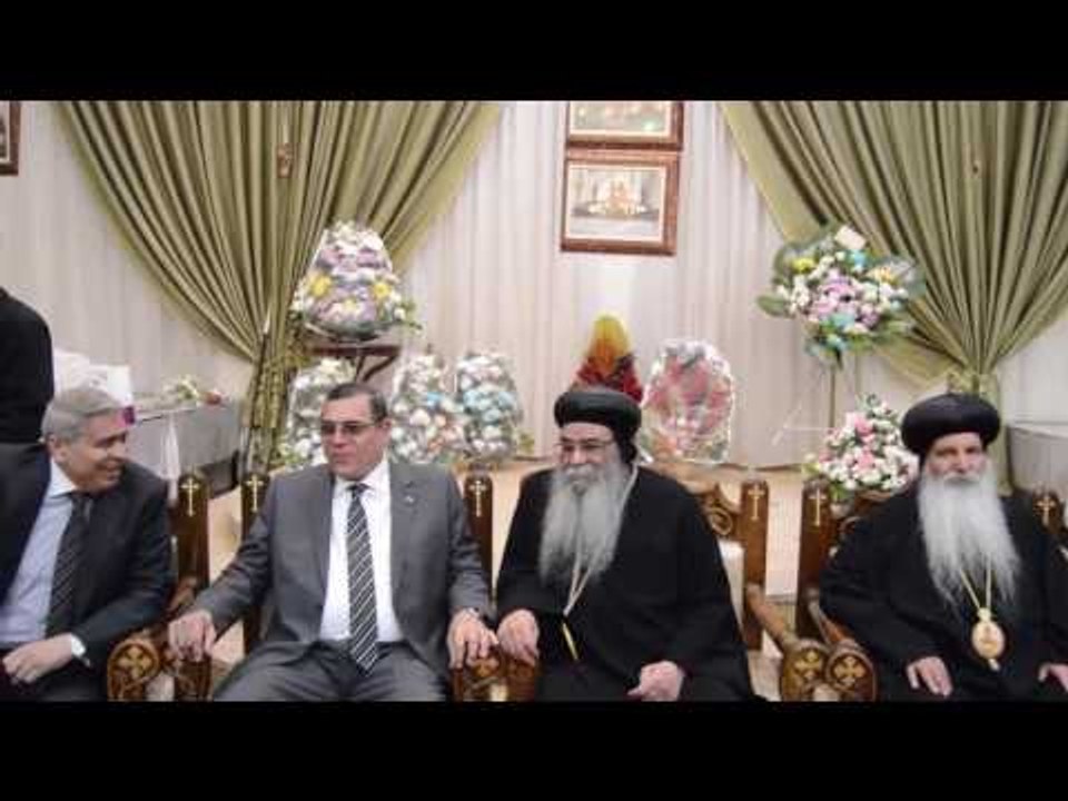 صدى البلد | محافظ الفيوم يقدم التهنئة للأخوة الأقباط بديرالأنبا آبرام بالعزب