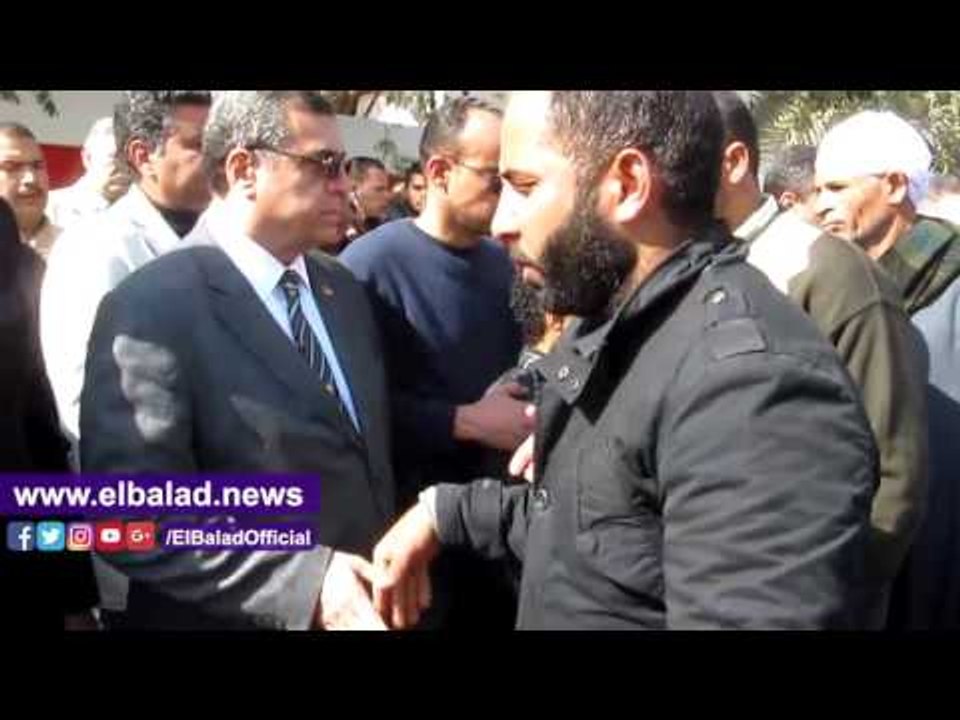 صدى البلد |نجل شهيد الإرهاب بسيناء يتلقى العزاء فى والده
