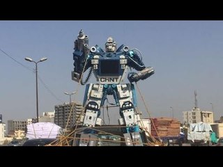 مع مها - شاهد كيف تعامل المصريين مع "إنسان آلي" على الطريق الدائري