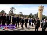صدى البلد |  محافظ قنا يهنئ مدير الأمن بمناسبة عيد الشرطة