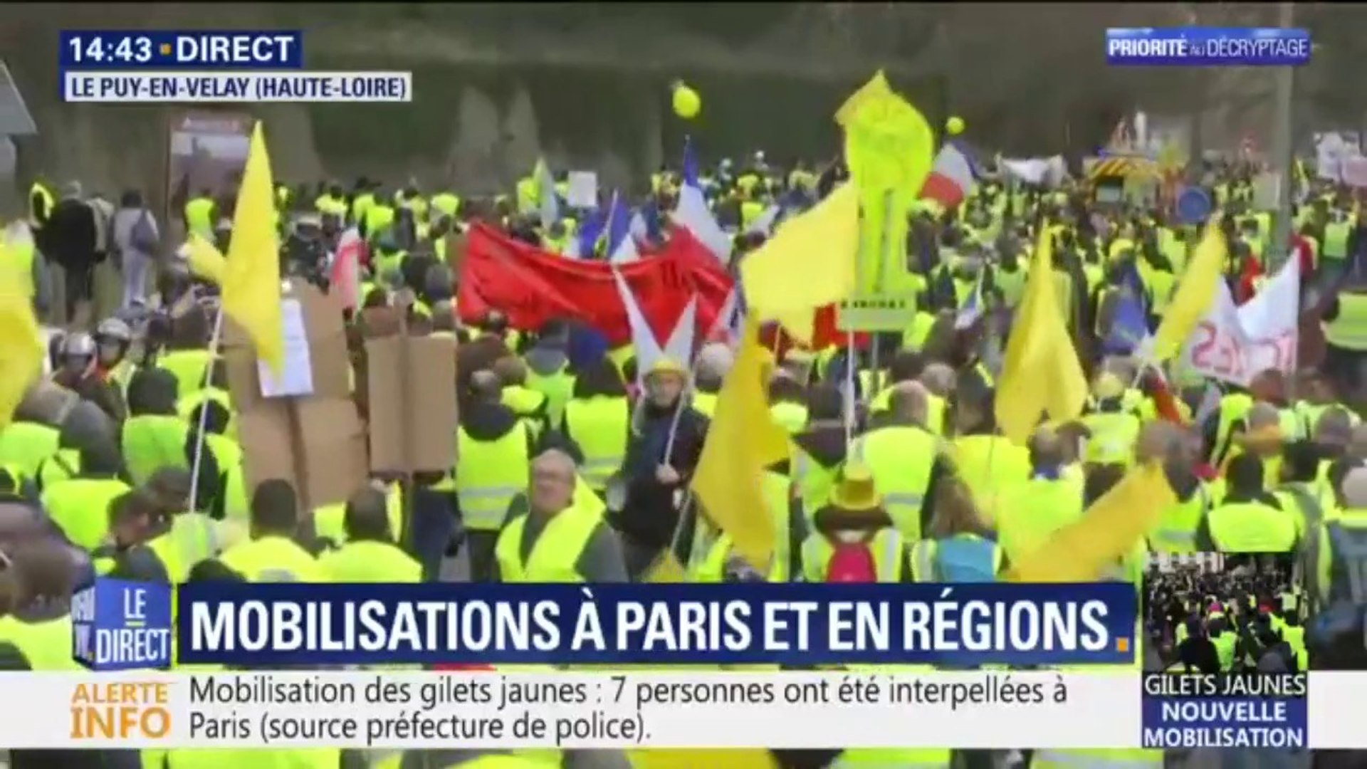 Les gilets jaunes démarrent leur manifestation au Puy-en-Velay en  Haute-Loire - Vidéo Dailymotion