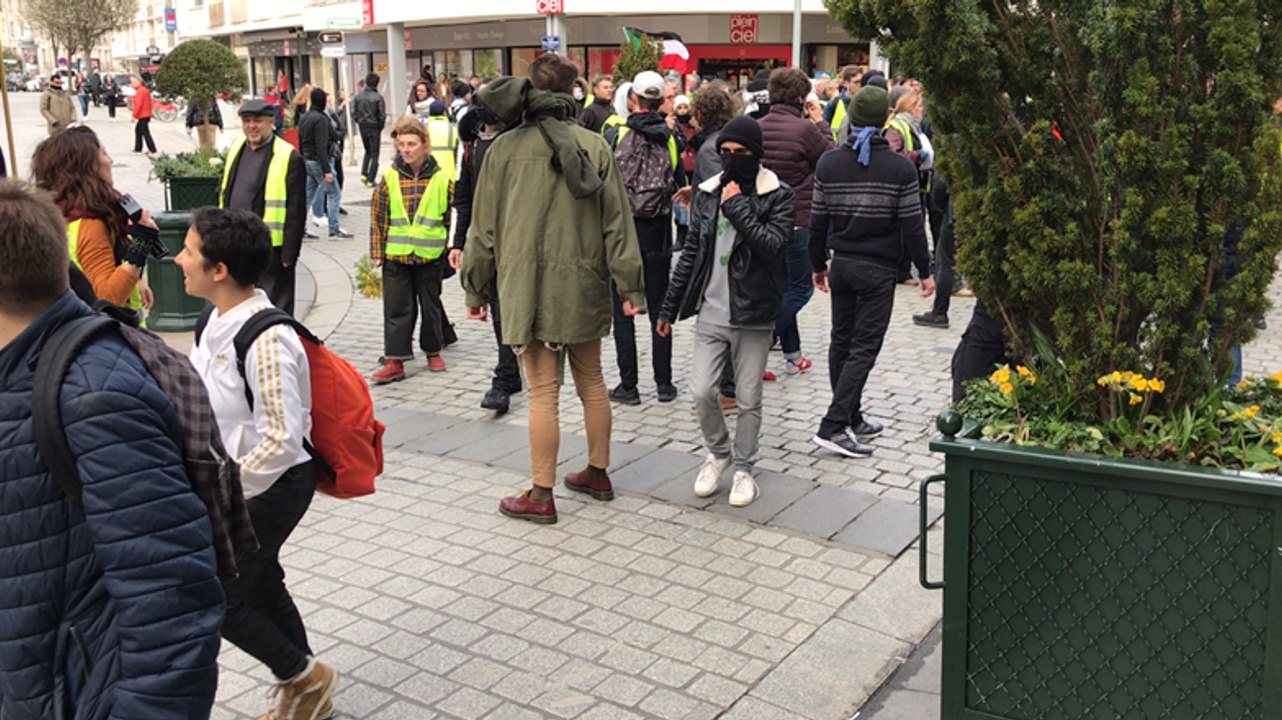 Près de 1 500 Gilets jaunes dans les rues