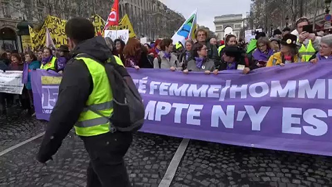 Frankreich: 'Pinkwesten' fordern mehr Frauenrechte