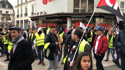 Gilets jaunes: 200 manifestants au Mans