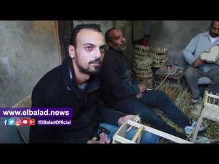 صدى البلد | مع اقتراب عيد الحب .. ايادي مصرية تصنع "سلات ورد "من سعف النخيل