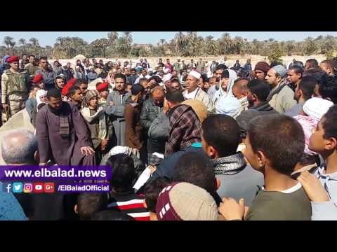 صدى البلد | الآلاف يشيعون جثمان شهيد جبل الحلال بمسقط رأسه بسوهاج