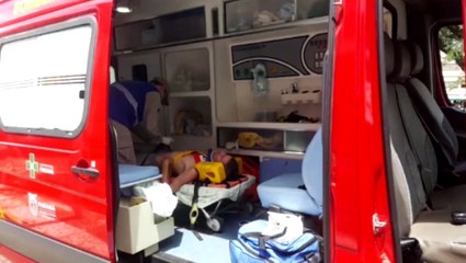 Carro bate contra ciclista na Avenida Brasil