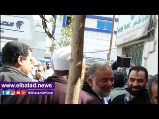 صدى البلد |العشرات من الجماعة الإسلامية ينتظرون جثمان الشيخ عمر عبدالرحمن أمام المطار