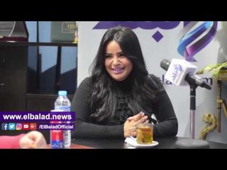 صدى البلد | هدى تهنئ والدتها بعيد الام وتغنى " ادعيلى يا مة